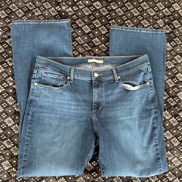 Levi’s Classic Bootcut Jeans - Picture 2 of 7